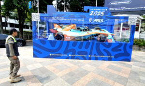 Replika Mobil Balap Listrik