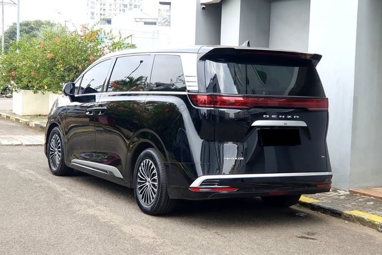 Denza D9