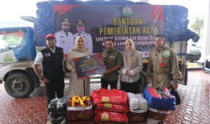 Terima_Bantuan_Logistik_Banjir Bantuan Banjir